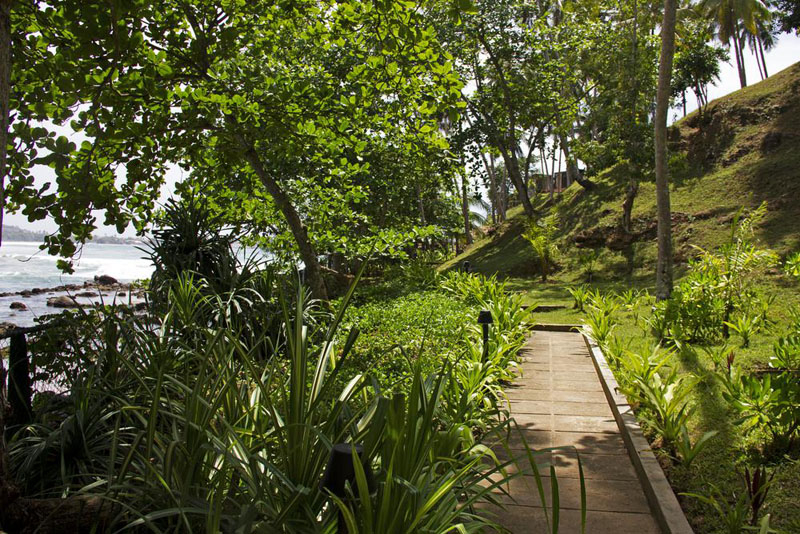 Claughton House a Beachfront Villa in Dikwella, Sri Lanka