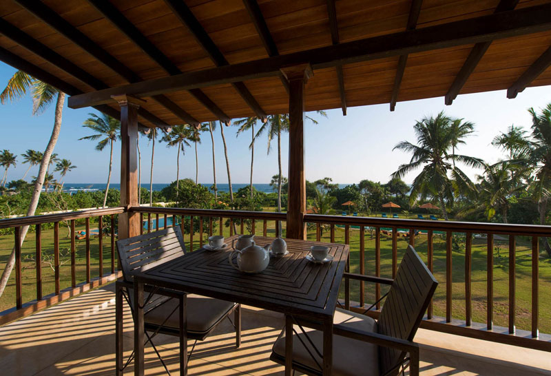 Rocky Reef Villa a Large Beachfront Villa in Mirissa, Sri Lanka