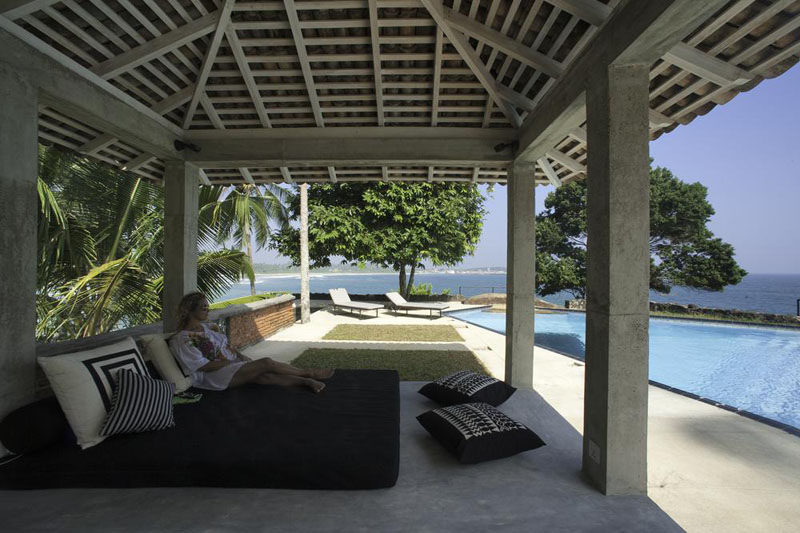 Claughton House a Beachfront Villa in Dikwella, Sri Lanka