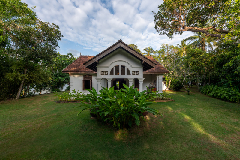 The River House a Lakefront Villa in Hikkaduwa