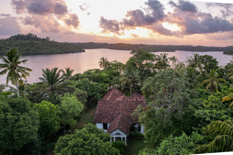 The River House a Lakefront Villa in Hikkaduwa