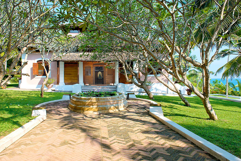 Cliff Villa a Stunning Beachfront Villa in Mirissa, Sri Lanka