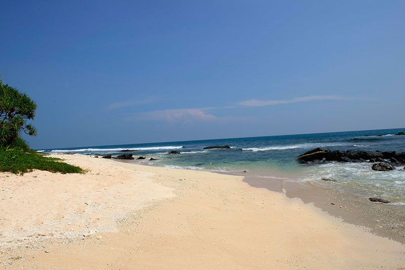 Cliff Villa a Stunning Beachfront Villa in Mirissa, Sri Lanka