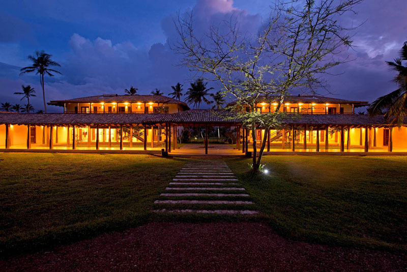 Rocky Reef Villa a Large Beachfront Villa in Mirissa, Sri Lanka