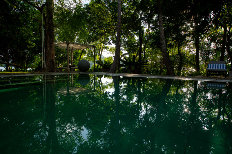 The River House a Lakefront Villa in Hikkaduwa