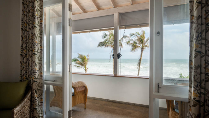 Blue Waves a Stunning Beachfront Villa in Thalpe Sri Lanka photo 16