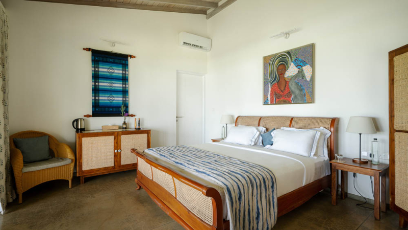 Blue Waves a Stunning Beachfront Villa in Thalpe Sri Lanka photo 10