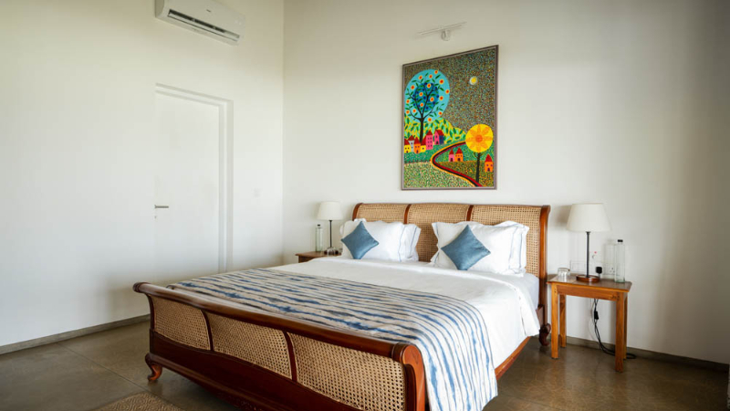 Blue Waves a Stunning Beachfront Villa in Thalpe Sri Lanka photo 14