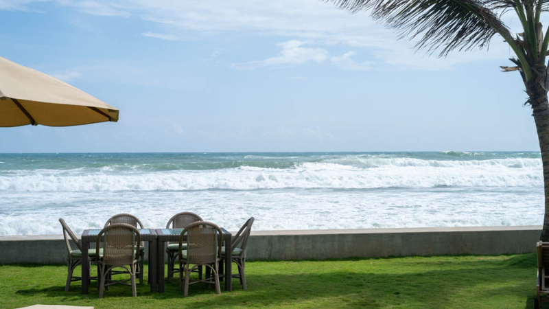Blue Waves a Stunning Beachfront Villa in Thalpe Sri Lanka photo 6