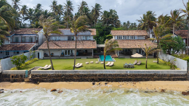 Blue Waves a Stunning Beachfront Villa in Thalpe Sri Lanka photo 5