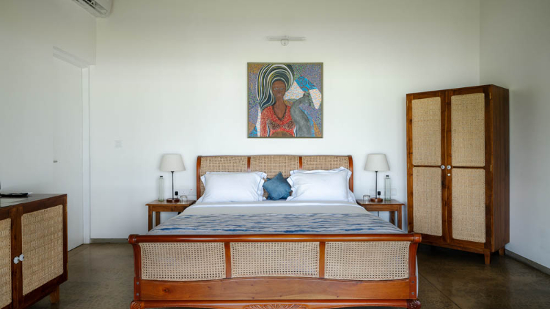 Blue Waves a Stunning Beachfront Villa in Thalpe Sri Lanka photo 11