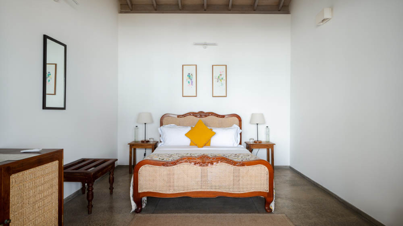 Blue Waves a Stunning Beachfront Villa in Thalpe Sri Lanka photo 15