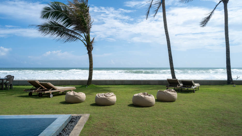 Blue Waves a Stunning Beachfront Villa in Thalpe Sri Lanka photo 19