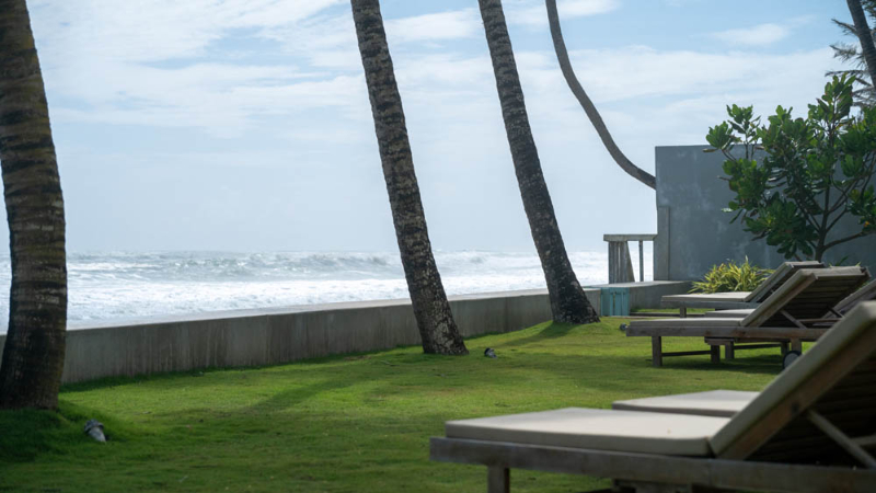 Blue Waves a Stunning Beachfront Villa in Thalpe Sri Lanka photo 18