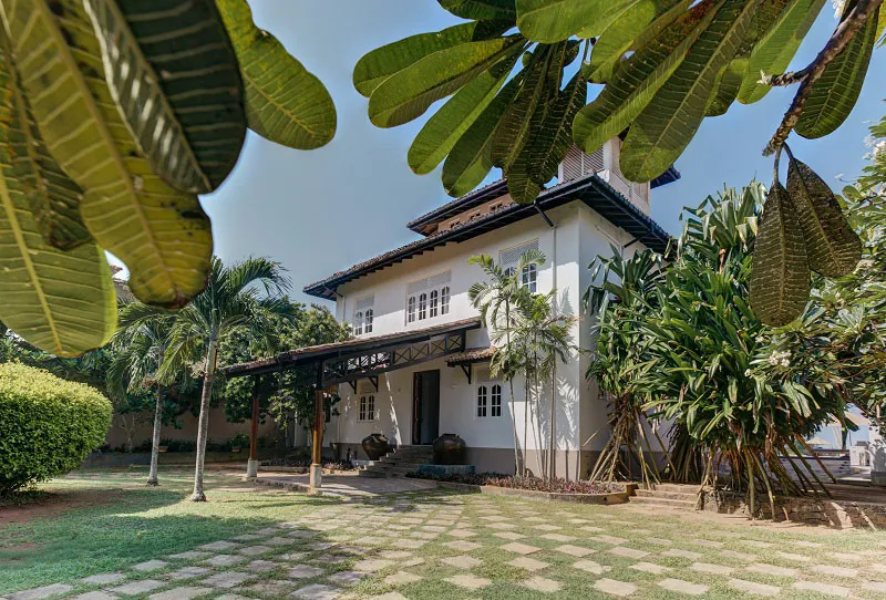 Unawatuna Beach Villa a Large Beachfront Villa Located in Unawatuna, Sri Lanka