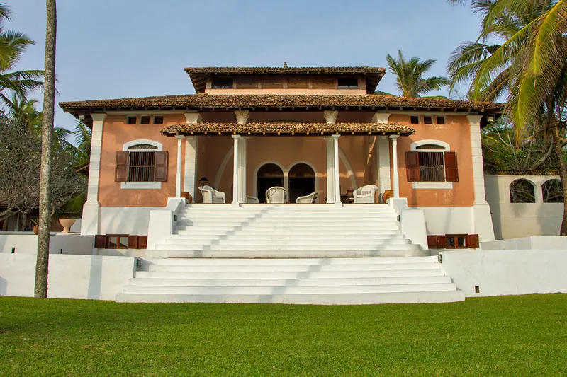 Cliff Villa a Stunning Beachfront Villa in Mirissa, Sri Lanka