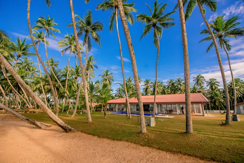 Aaloka Villa a Beachfront Villa with Pool in Tangalle, Sri Lanka