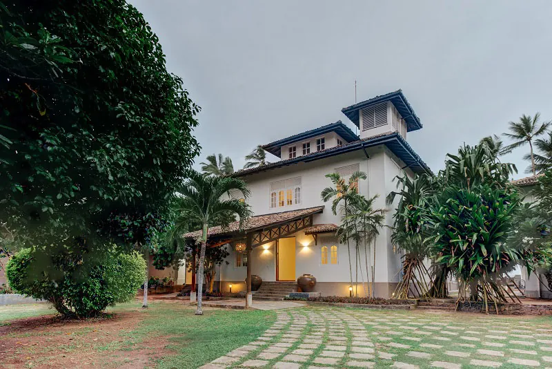 Unawatuna Beach Villa a Large Beachfront Villa Located in Unawatuna, Sri Lanka
