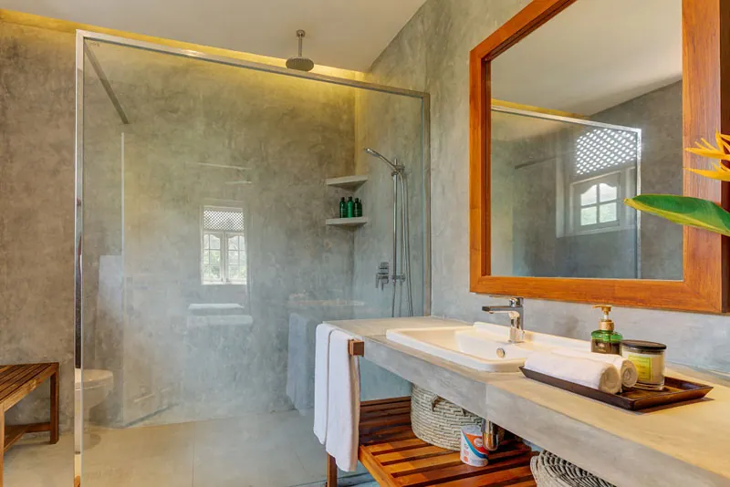 Unawatuna Beach Villa a Large Beachfront Villa Located in Unawatuna, Sri Lanka