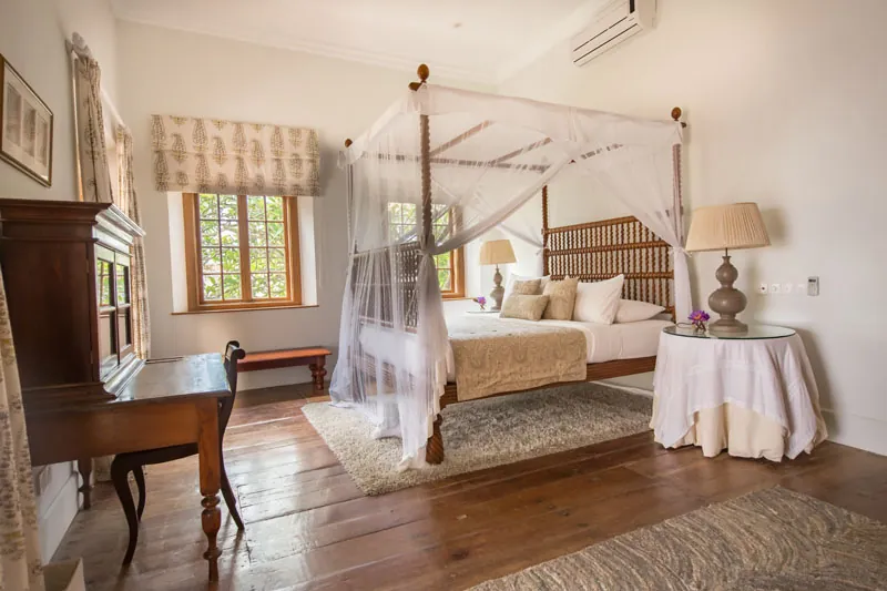 No. 25 an Old Colonial Villa with Pool inside Gallefort, Sri Lanka