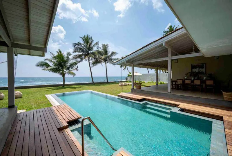 Blue Waves a Stunning Beachfront Villa in Thalpe Sri Lanka photo 3