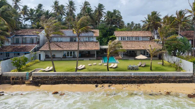 Blue Waves a Stunning Beachfront Villa in Thalpe Sri Lanka photo 4