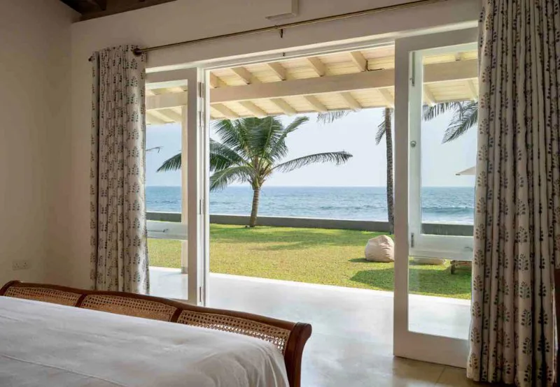 Blue Waves a Stunning Beachfront Villa in Thalpe Sri Lanka photo 9