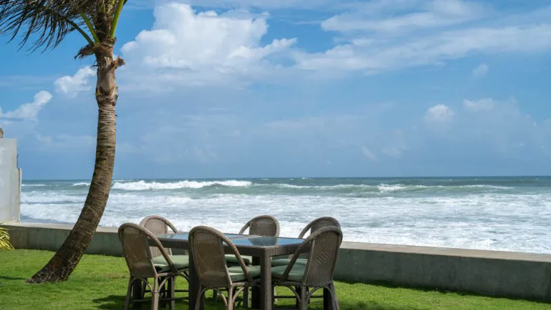 Blue Waves a Stunning Beachfront Villa in Thalpe Sri Lanka photo 14