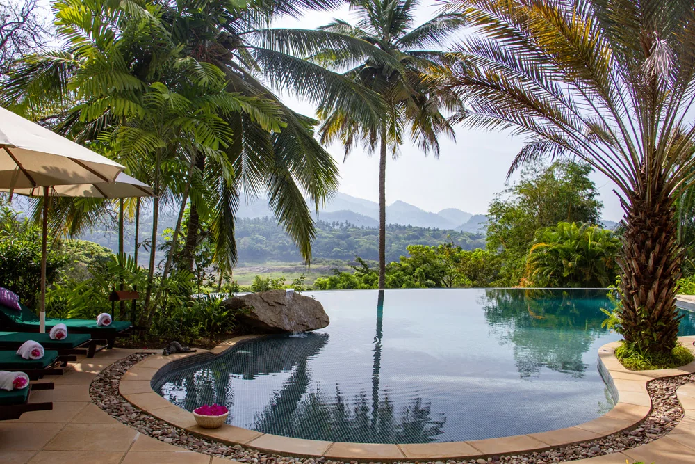 Pool, Dining and Full Staff