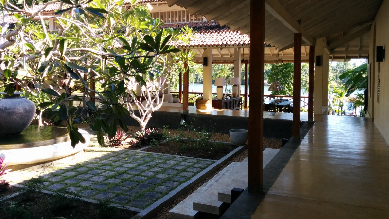 The Lihini House is a private, contemporary, and ecologically friendly ...