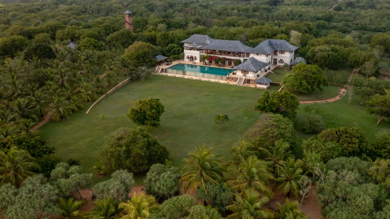 Ranawara a Ultra Luxurious Beachfront Villa with Pool in Tangalle, Sri Lanka photo 2