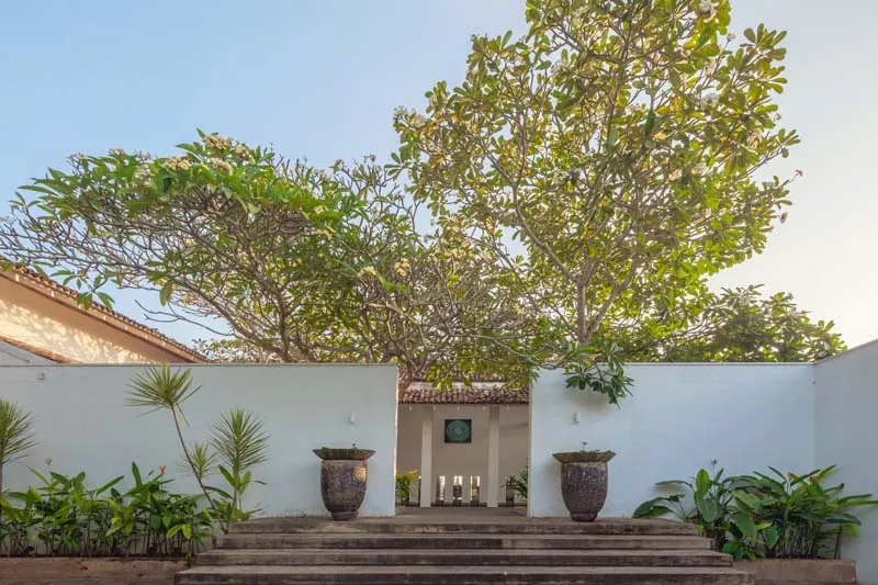 Villa White Beach a Stunning Beachfront Villa with Pool in Thalpe, Sri Lanka photo 2
