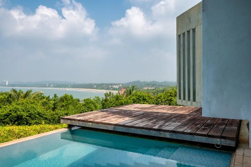 Cliff Villa Red a Stunning Clifftop Villa in Mirissa, Sri Lanka photo 2